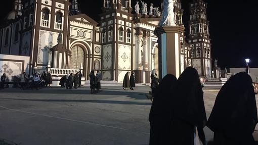 Monjas del Palmar, cubiertas hasta el rostro