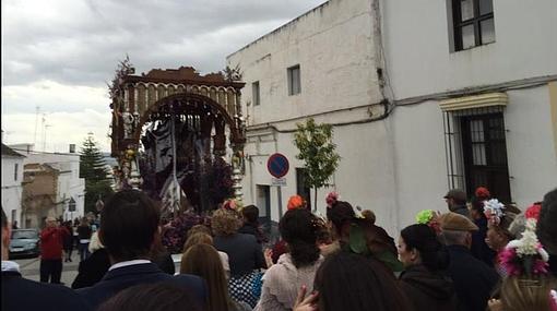 Muchos peregrinos acompañan a Arcos