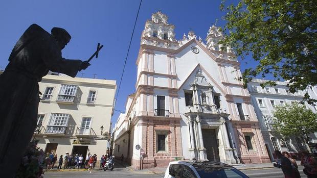 La iglesia del Carmen de Cádiz seguirá abierta para gaditanos y turistas