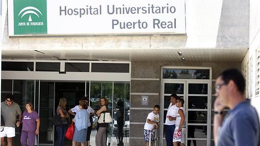 Convocan una huelga indefinida de limpieza en el Hospital de Puerto Real