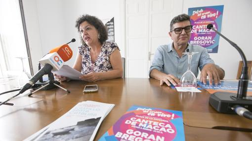 El flamenco baja de los balcones a las plazas de Cádiz este verano