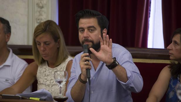 Fran González denuncia las amenazas e insultos recibidos en el Pleno