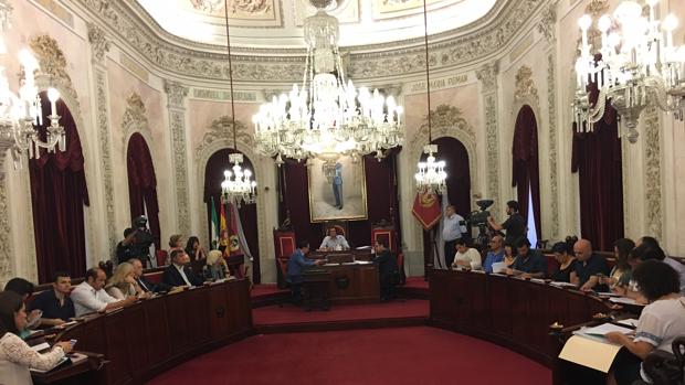 El Pleno tumba otra vez los presupuestos en Cádiz