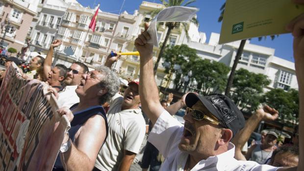 Más de 75.000 parados mayores de 45 años acaban como desempleados crónicos