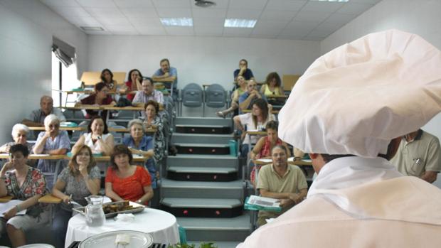 El PP considera una «tomadura de pelo» el retraso del curso en la Escuela de Hostelería de Cádiz