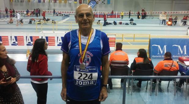 Diego Eslava es campeón de España de 3.000 metros en su categoría