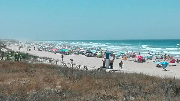 La playa de El Palmar, la explosión de un paraíso natural