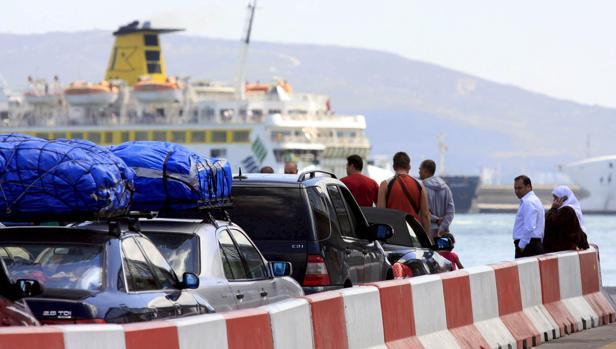 Reabierto el tráfico marítimo en el puerto de Tarifa al amainar el viento