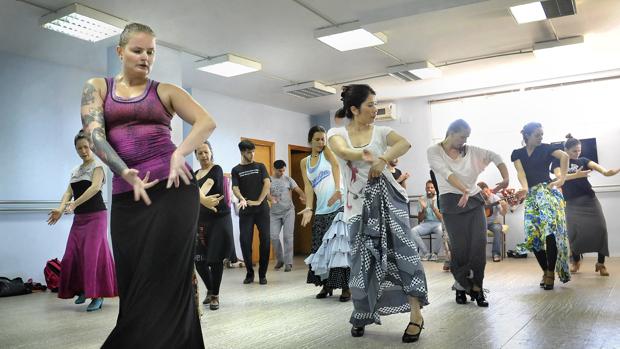 Jerez enseña flamenco a los cinco continentes