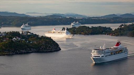 Cruceros Fred Olsen saliendo de Bergen