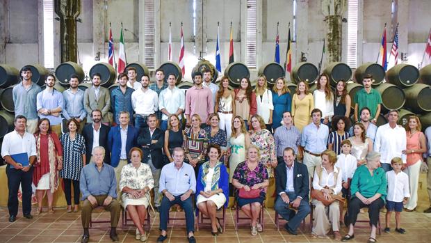 Los propietarios de las bodegas Williams &amp; Humbert celebran su I Asamblea Familiar