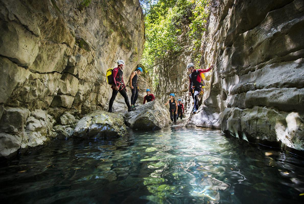 Grupo de turistas en la Garganta Verde