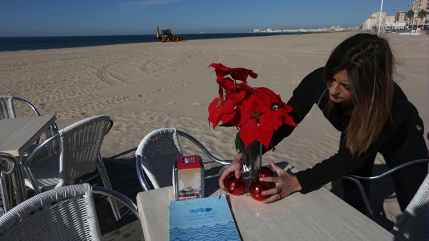 El Ayuntamiento de Cádiz 'estruja' los plazos para que los chiringuitos abran en invierno