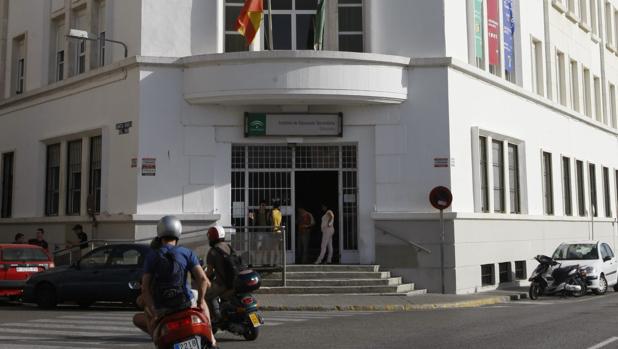 Los alumnos de Comercio del IES Columela de Cádiz se quedan sin profesores