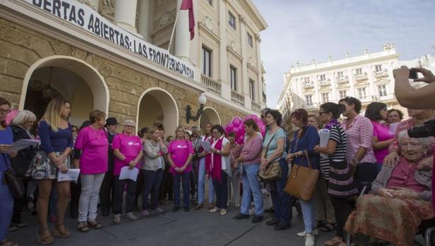 Cádiz se llena de vida para vencer al cáncer de mama