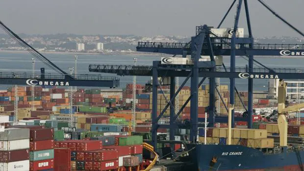 Imagen del tráfico ro-ro del puerto de Algeciras