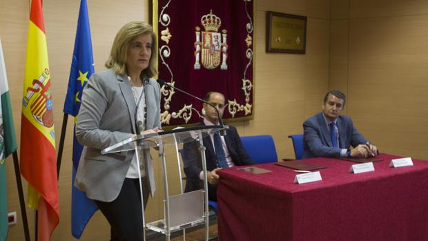 La ministra Fátima Báñez en la visita de ayer a Cádiz