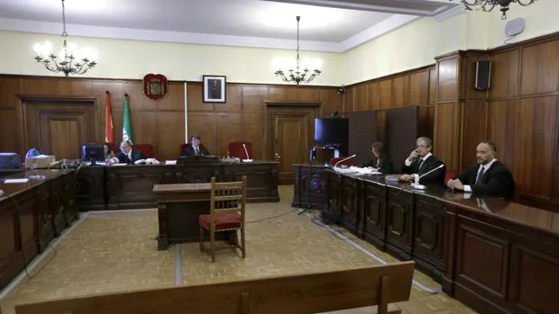 El juicio con jurado por el asesinato de una mujer en Marchena