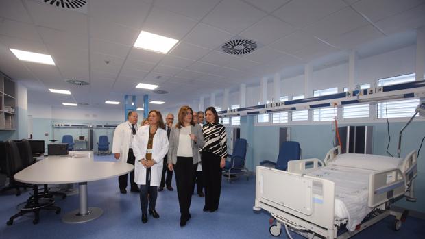 Susana Díaz visita las nuevas Urgencias del Hospital San Carlos