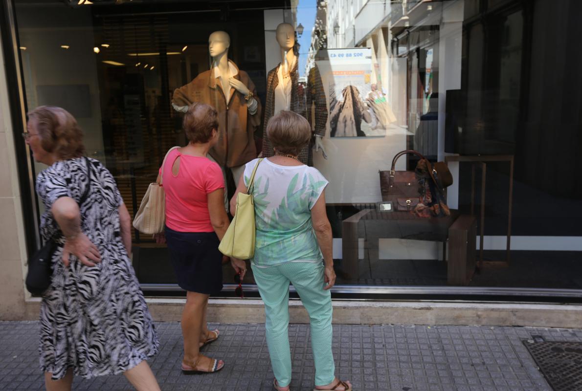 Apagón simbólico del comercio en señal de protesta contra el Ayuntamiento