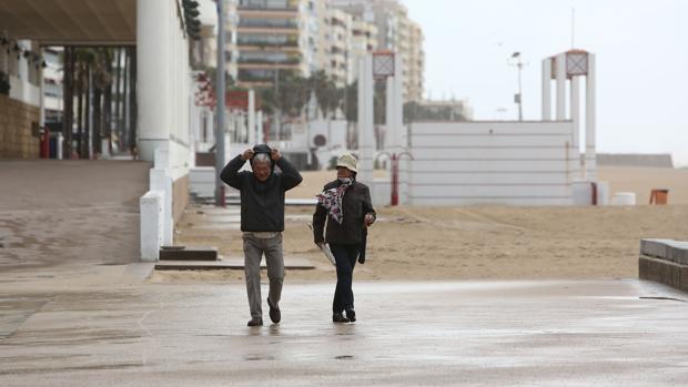 El temporal obliga a suspender los catamaranes en Cádiz por tercer día