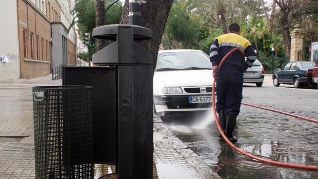 Limpieza viaria en el entorno del Parque Genovés