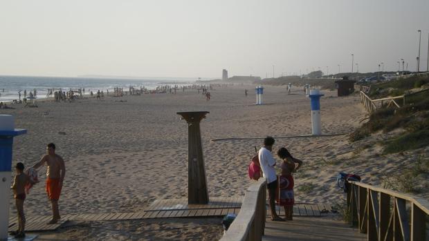 Fallece un joven mientras se bañaba en la playa de El Palmar en Vejer de la Frontera