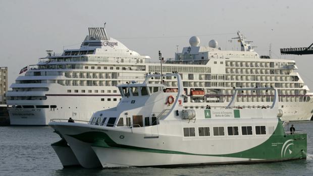 Reabiertas las conexiones por catamarán entre Cádiz y Rota