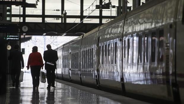 Renfe refuerza con más trenes la conexión con Cádiz por año nuevo