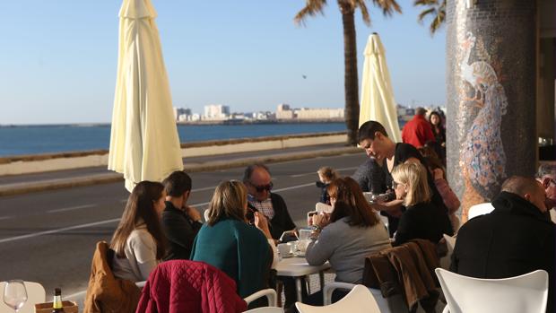 El sol favorece al turismo esta Navidad en Cádiz