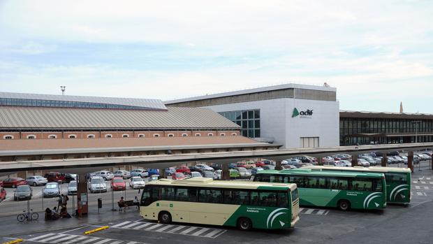 El proyecto de Barceló contempla la construcción de un hotel de siete plantas sobre el vestíbulo de la estación de trenes.