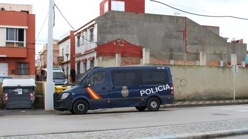 Dispositivo policial en una de las zonas donde se han producido los registros.