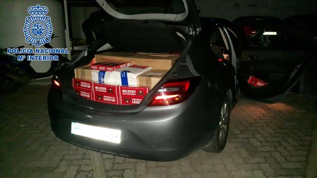 Detenido en La Línea el conductor de un vehículo con 7.500 cajetillas de tabaco de contrabando