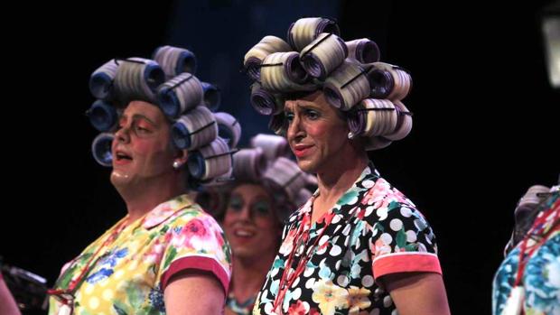 La chirigota de Écija condena los insultos al Libi