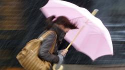 El temporal de lluvia y viento deja a Cádiz tiritando