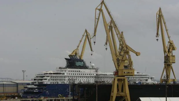 El ‘Horizon’, de Pullmantur, se encuentra en el dique del astillero de Cádiz por una varada técnica