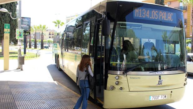 Asientos rotos, suciedad y averías continuas son algunas de las quejas de los usuarios