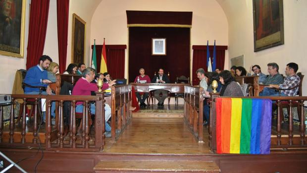 El veto a ABC que quiere la oposición en Carmona es inconstitucional