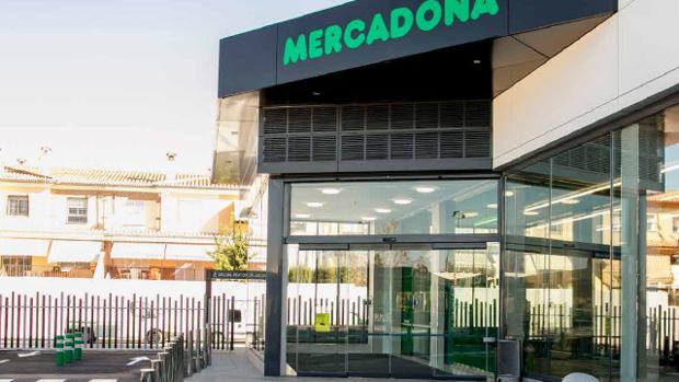 Mercadona inaugura su nuevo modelo de tienda eficiente en dos supermercados de Cádiz