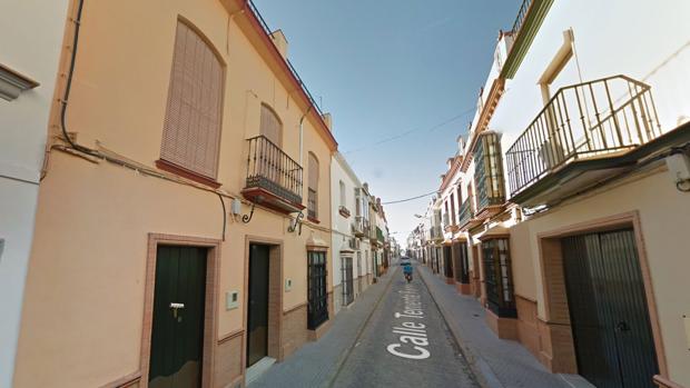 Se cae desde la terraza un niño de cuatro años en Paradas