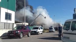 Un incendio arrasa una nave de fabricación de picos de pan en La Luisiana