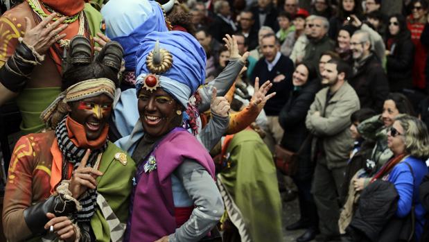 Las peñas y las chirigotas se suman al 'no' a la fecha fija del Carnaval de Cádiz