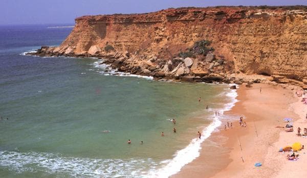 Playas de Cádiz ideales para cuando salta el viento de levante