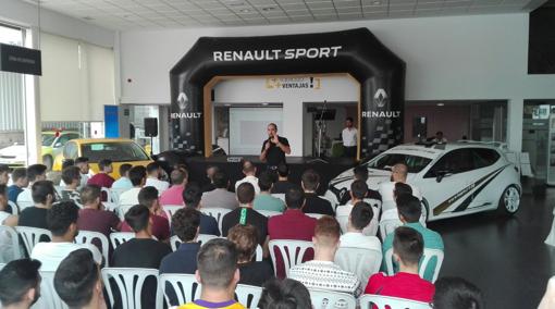 Renault Ibericar Fórmula Jerez acoge una clase magistral sobre mecánica