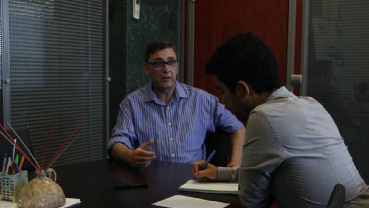 Enrique Estévez, durante la entrevista realizada en la sede de Csif en Cádiz.