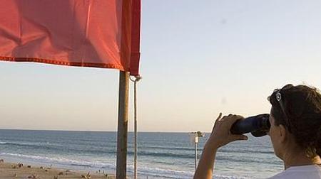 La bandera roja prohíbe aún el baño en El Palmar