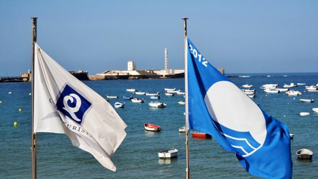 Póker de banderas azules en las playas de Cádiz