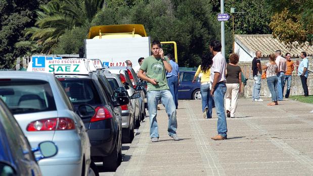 Incertidumbre entre los alumnos gaditanos de autoescuela por la huelga de examinadores