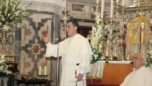 El padre Pascual Saturio lleva más de tres décadas en la ciudad.