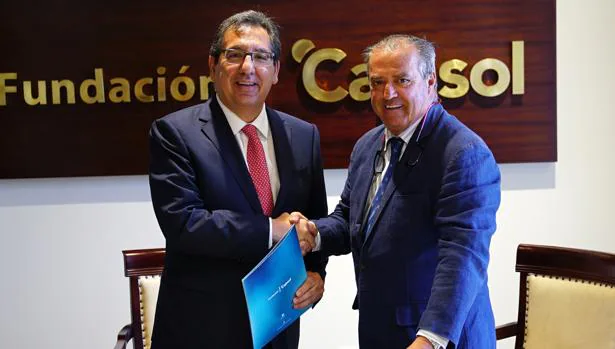 Firma del convenio con Cajasol